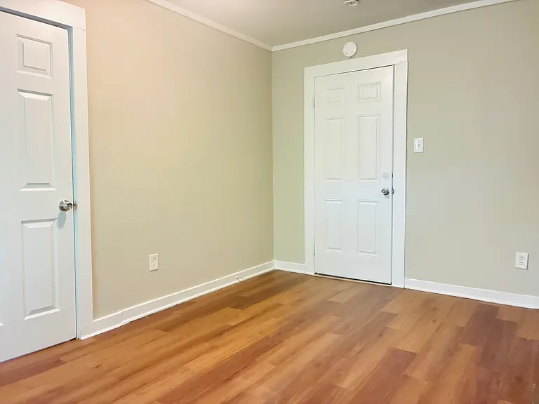 403 S Yates St — Photo 15