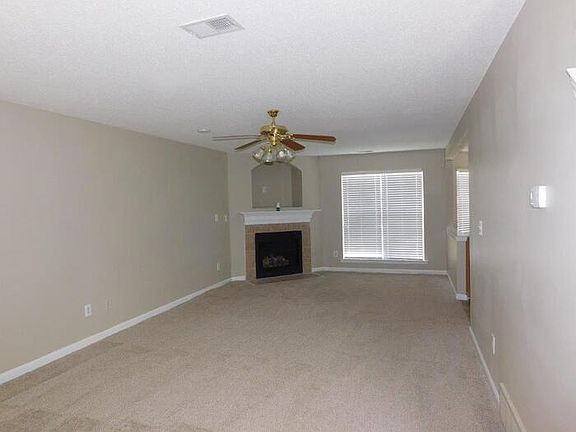 3rd image of 7845 Parkmont Dr
