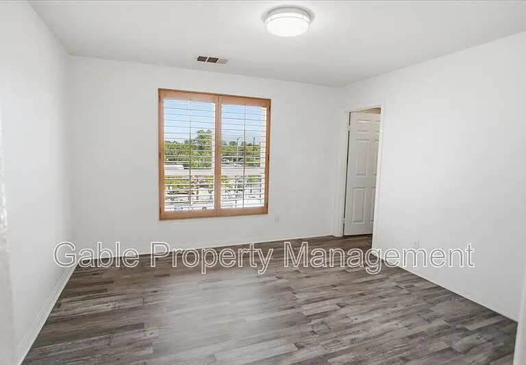 14854 Nordhoff St — Photo 14