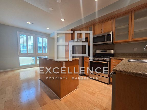 2nd image of 553 N 9th St