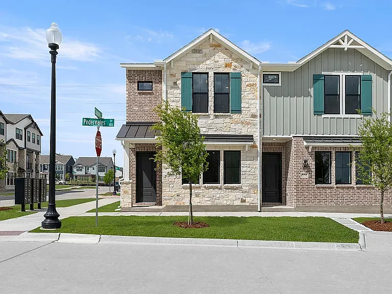 3 bed, 2.5 bath, 1526 sqft, $2,800 — Photo 2