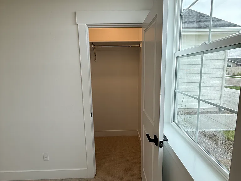 1481 N Burnam Ave — Photo 26