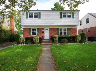 169 William St, Williston Park, NY 11596