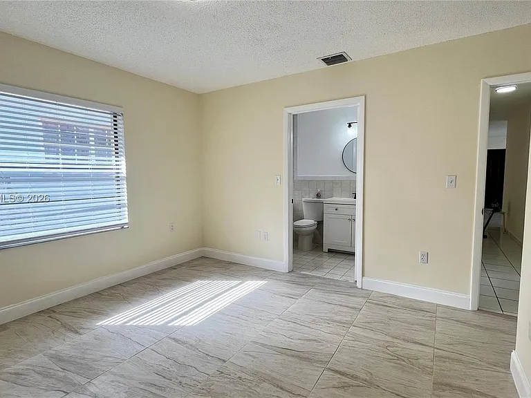 2820 SW 25th St #2820 — Photo 10
