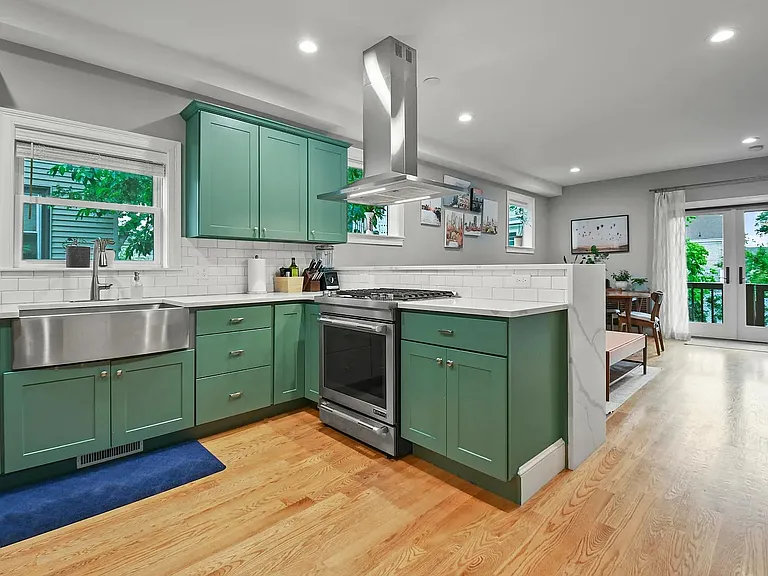 8 Greenleaf Ave #1 — Photo 22