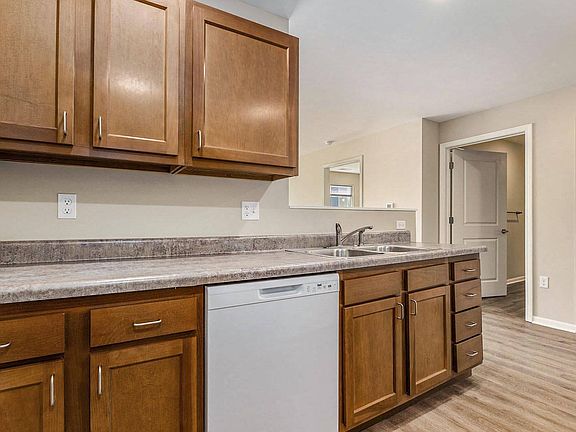 5th image of 947 S Garfield Ave #307