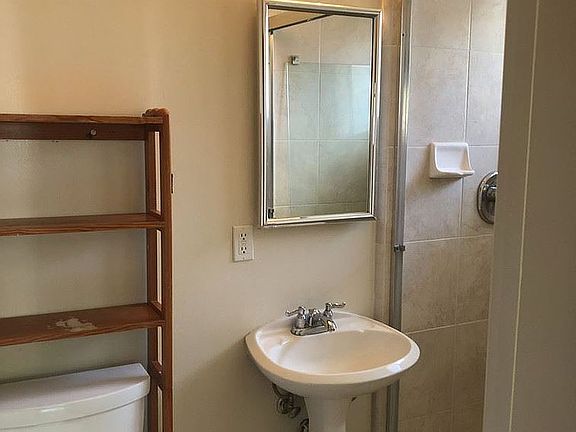 2nd image of 3383 Malibu Dr