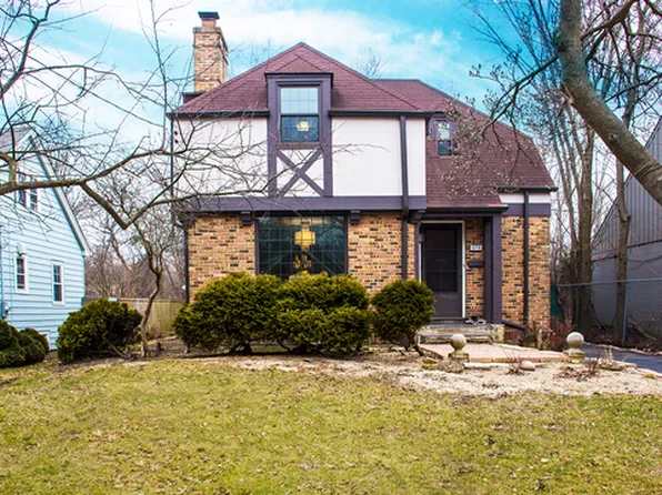 1270 Saint Johns Ave, Highland Park, IL 60035