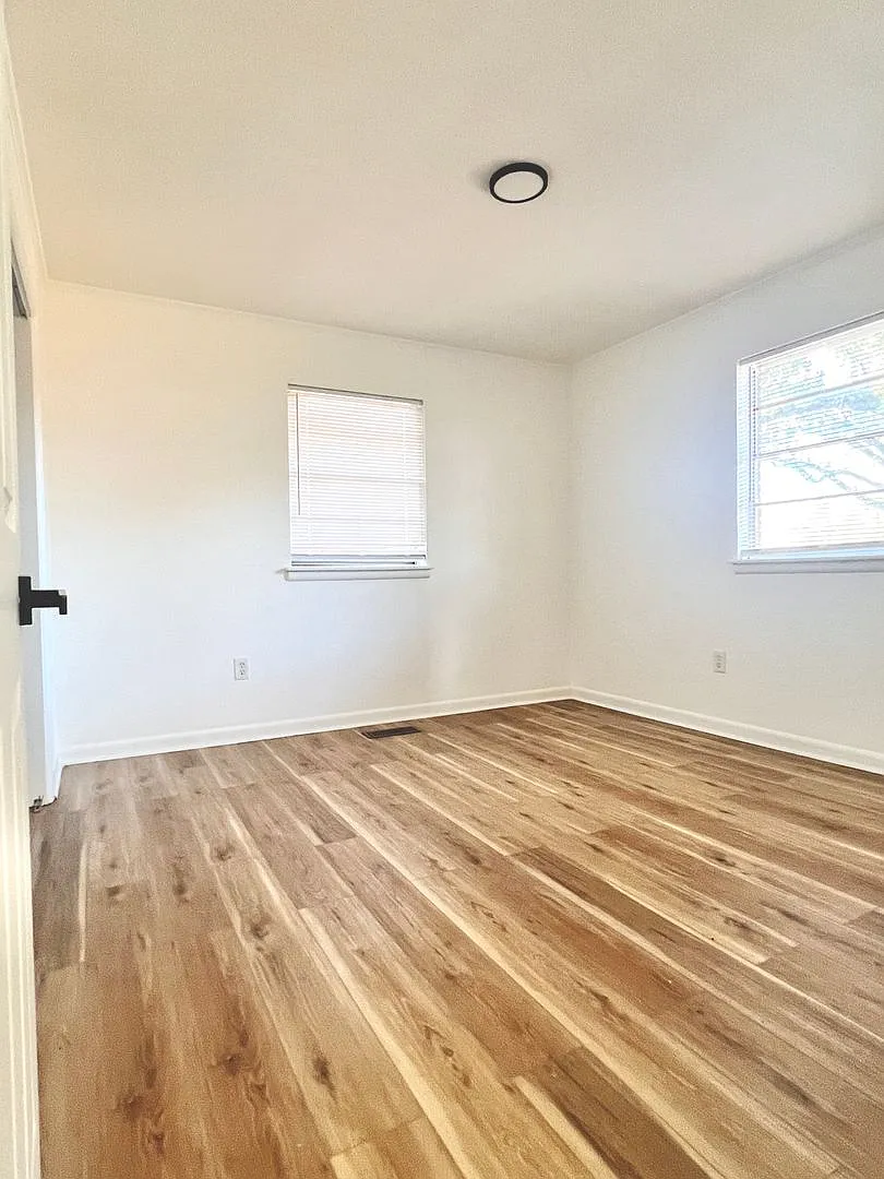 For Rent - 400 W Scenic Dr, NLR — Photo 4