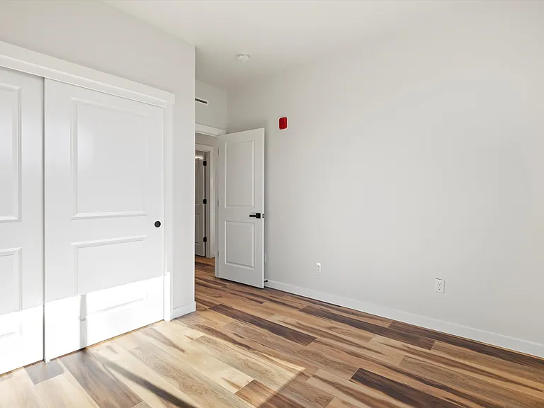 Bonneville Apartments — Photo 24