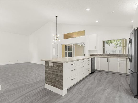 5th image of 224 E Bayridge Dr #0