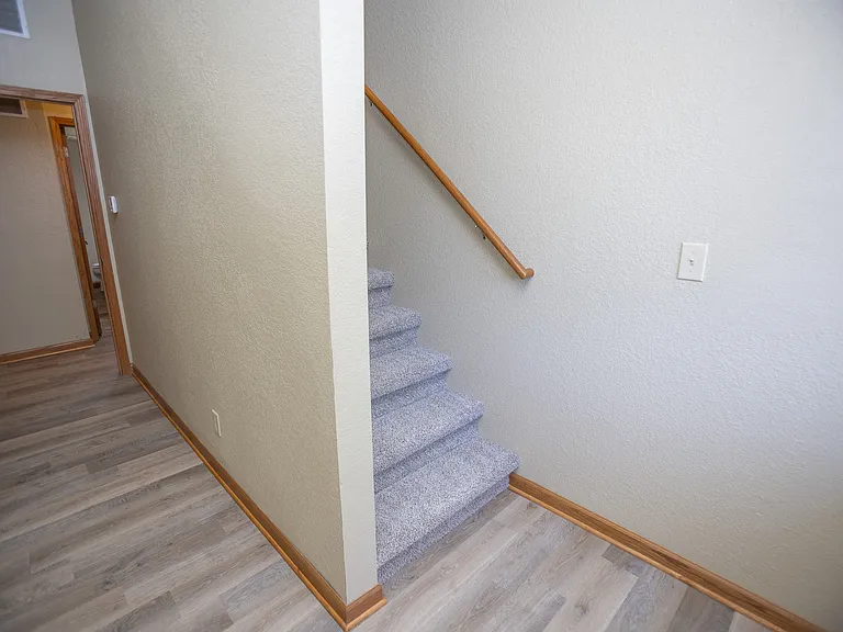 1015 Madison St E — Photo 17