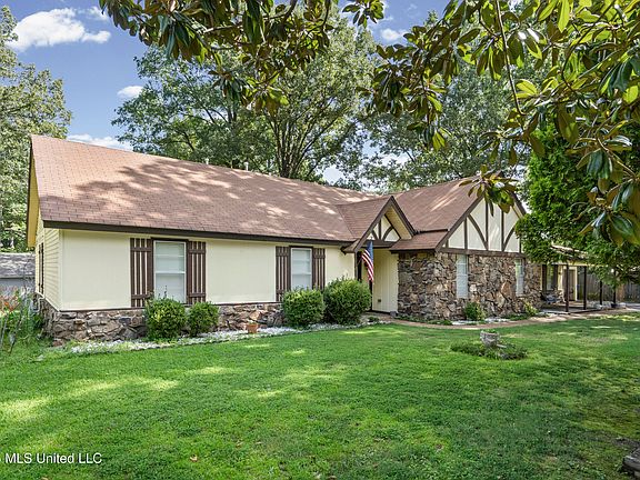 2nd image of 4830 Big Horn Dr S