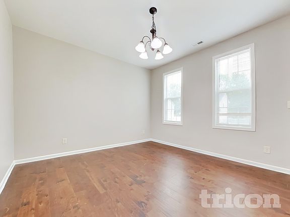 5th image of 192 Carissa Dr