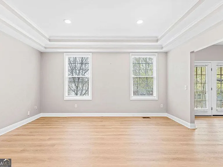 588 W John Wesley Ave — Photo 2