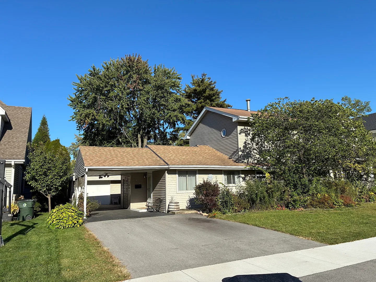 4 bed, 1900 sqft, $2,950 — Photo 2