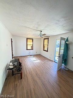 3rd image of 858 Iona Ave