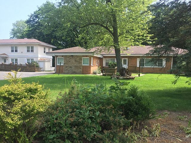 2nd image of 1427 Sheridan Rd