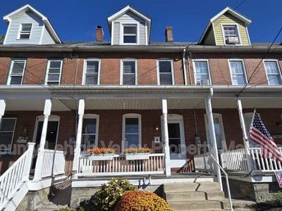 45 Evergreen St, Nazareth, PA, 18064