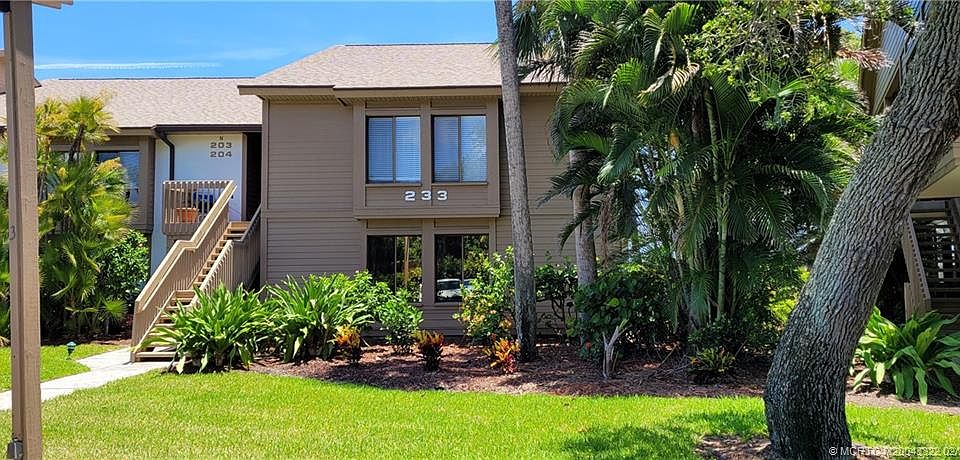 1st image of 233 NE Edgewater Dr APT 203