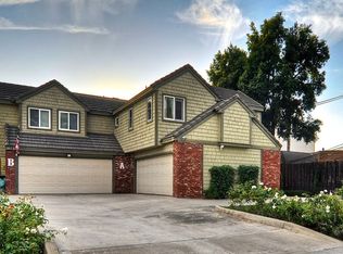 213 E 18th St #A, Costa Mesa, CA 92627