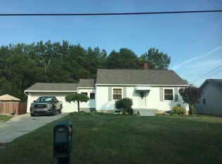 934 S Powell Rd, Essexville, MI