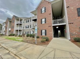 621 Marshtree Ln UNIT 303, Fayetteville, NC 28314