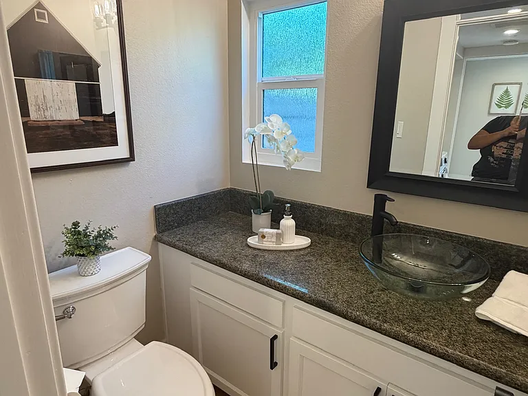 Powder room.