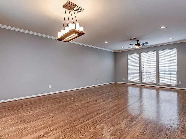 2649 Helena St — Photo 10