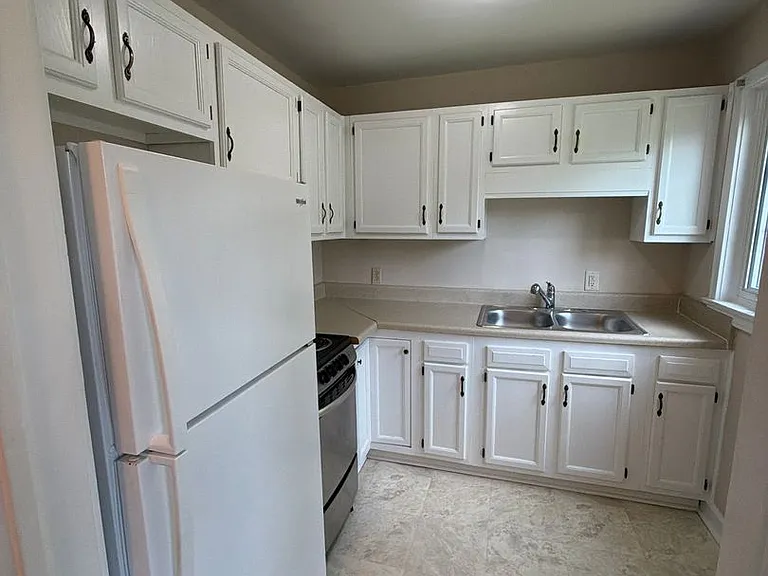 1818 Jameston Dr — Photo 5