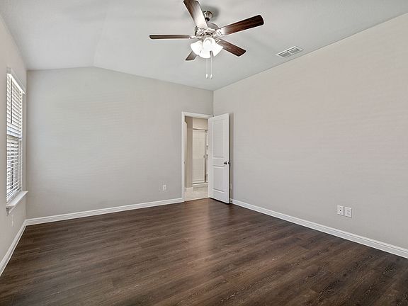 3rd image of 224 Seclusion Dr