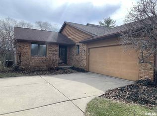 1815 S Cog Mill Ct, Springfield, IL 62704