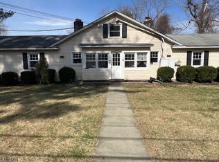 12 Mark Ln APT D, Succasunna, NJ 07876