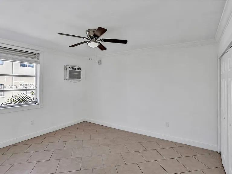 713 Collins Ave #42 — Photo 26