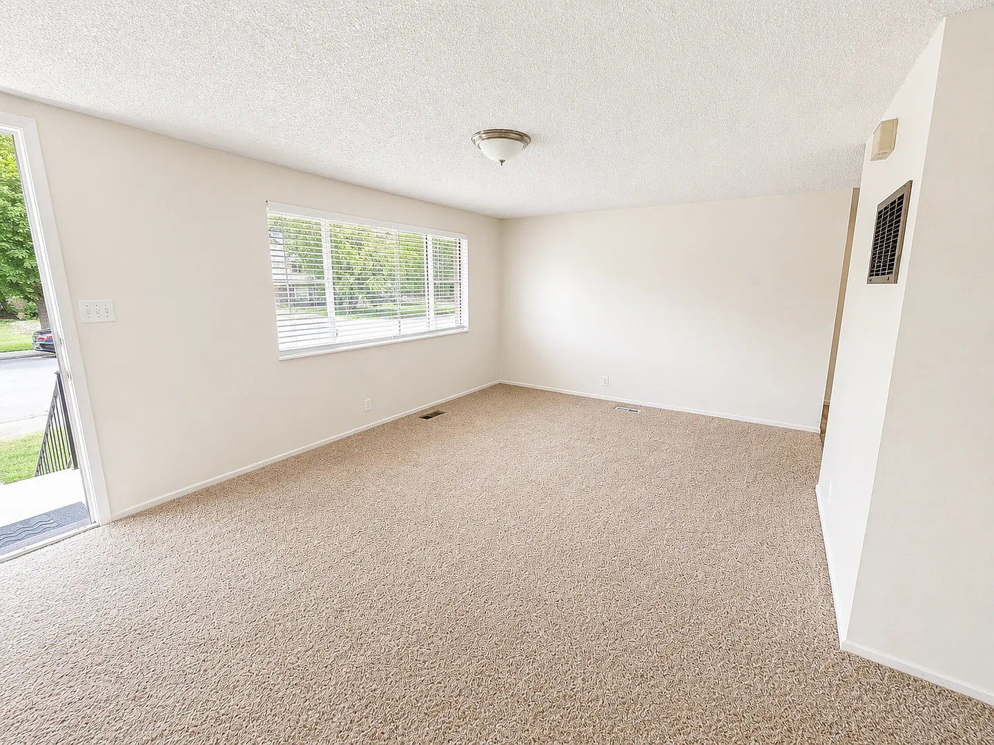 2 bed, 800 sqft, $1,100 — Photo 4
