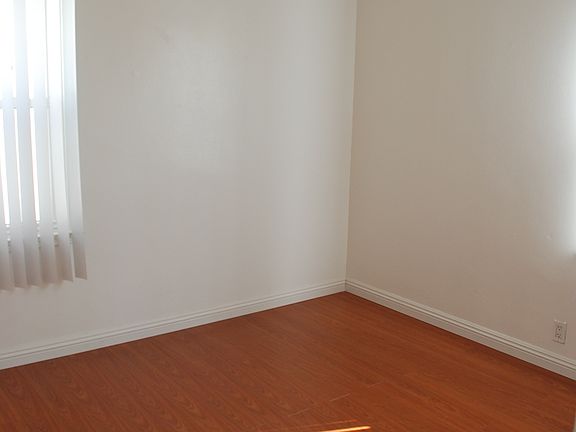 3rd image of 5468 Kinston Ave