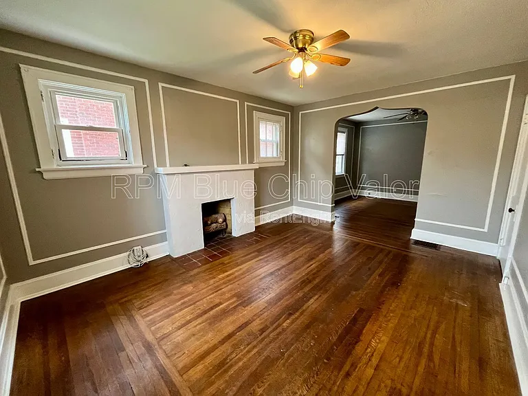 2119 Cathedral Ave #1 — Photo 2
