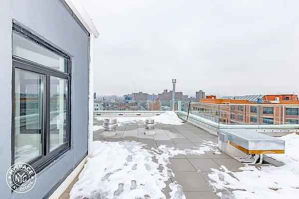 Rented by MySpaceNYC | media 76