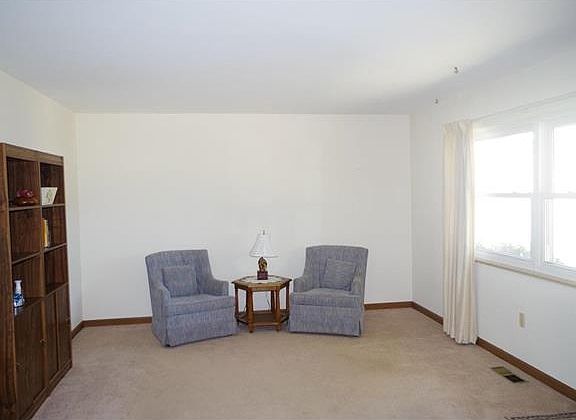 2nd image of 3 Saratoga Ct