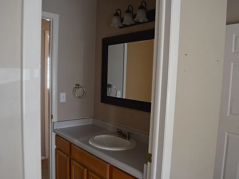 147 W 1190 N — Photo 35