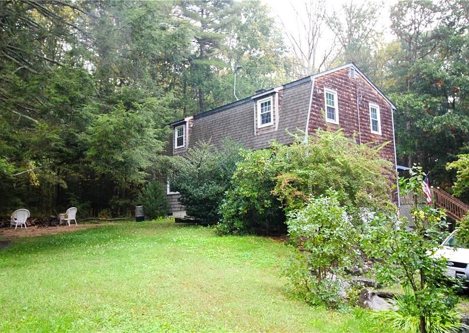 685 E Wallum Lake Rd, Pascoag, RI 02859 Zillow
