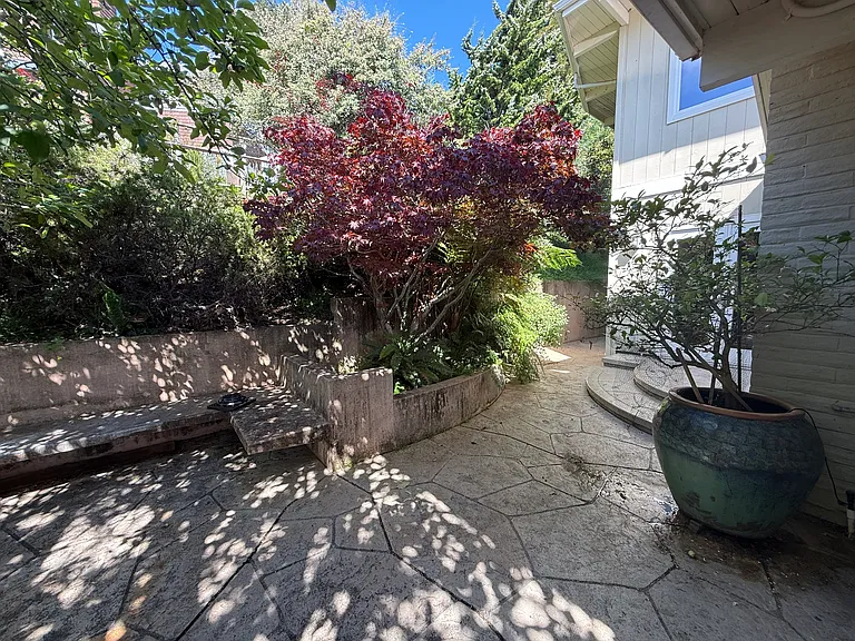 2 Lone Tree Ave — Photo 54