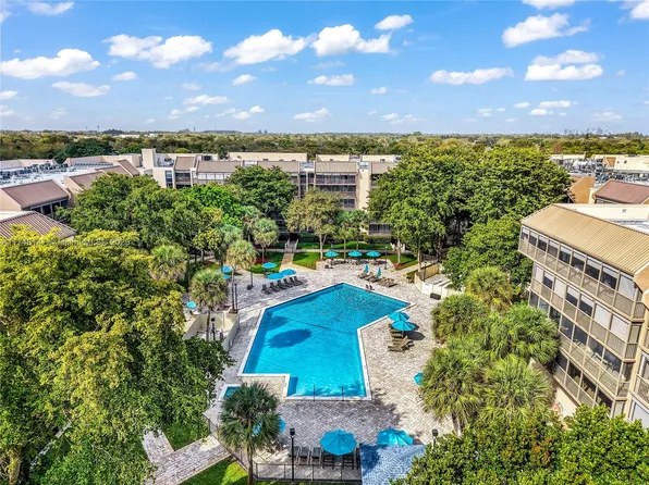 2802 N 46th Ave APT B315, Hollywood, FL 33021