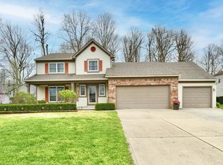 381 Stoneybrook Grove Dr, Greenwood, IN