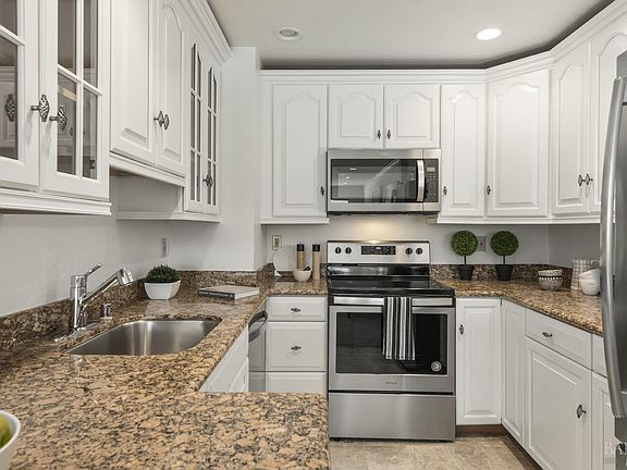 4th image of 100 Thorndale Drive #250