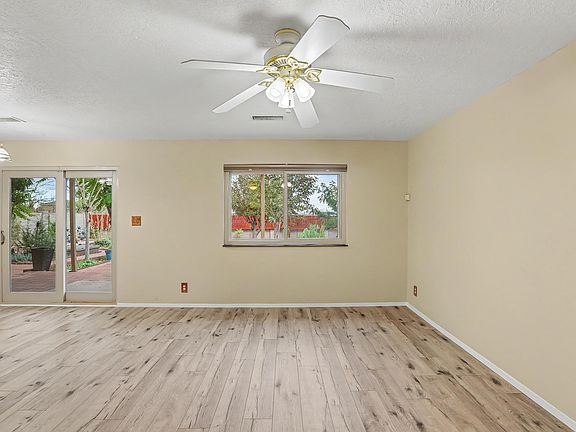 3rd image of 4076 Montreal Loop NE
