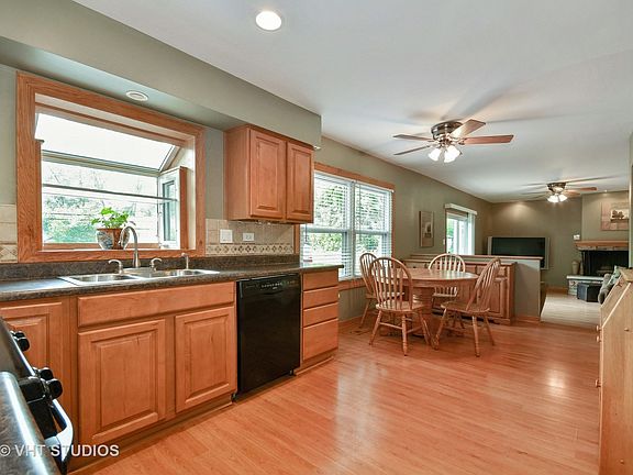 Kitchen, Eat-in area, Family Room
