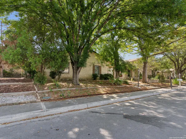 8906 Willmon Way, Windcrest, TX 78239