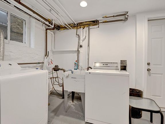 4th image of 3137 N Clifton Ave #3