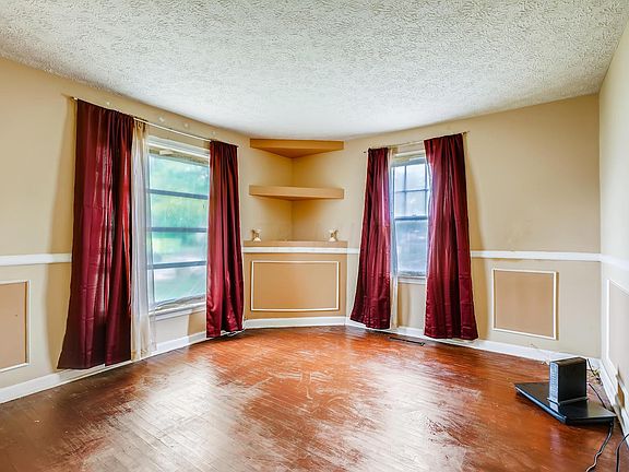 5th image of 2533 Renwood Pl